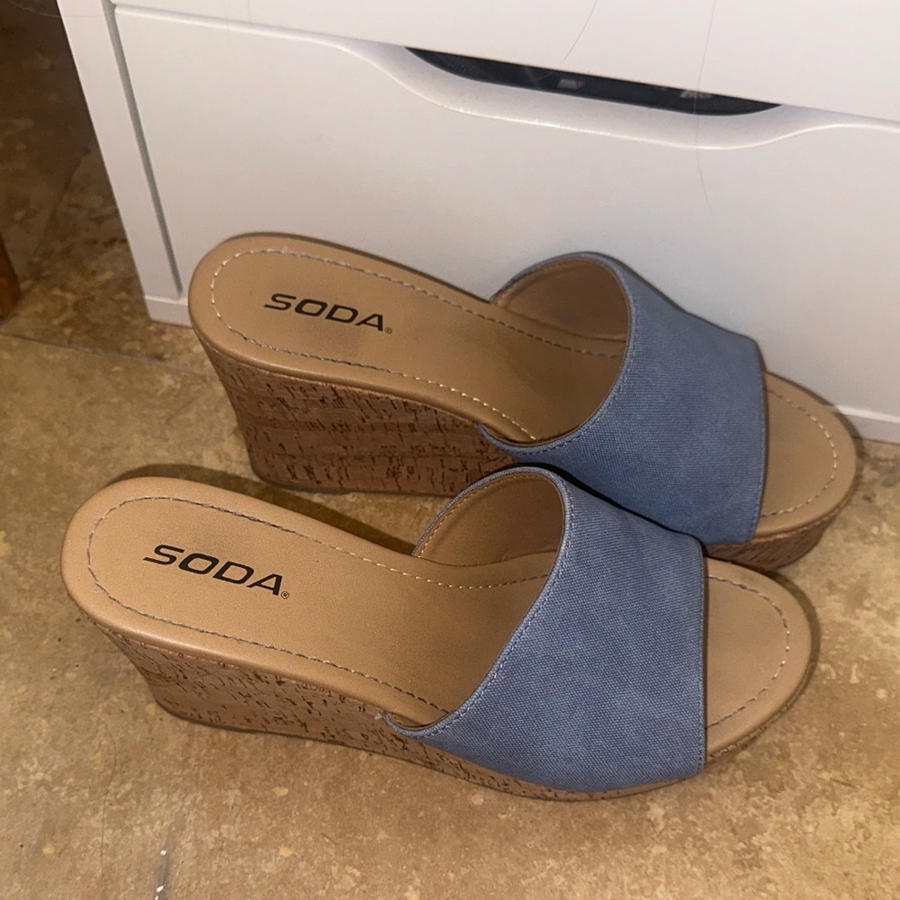 Wedges worn a few times - Picture 1 of 3